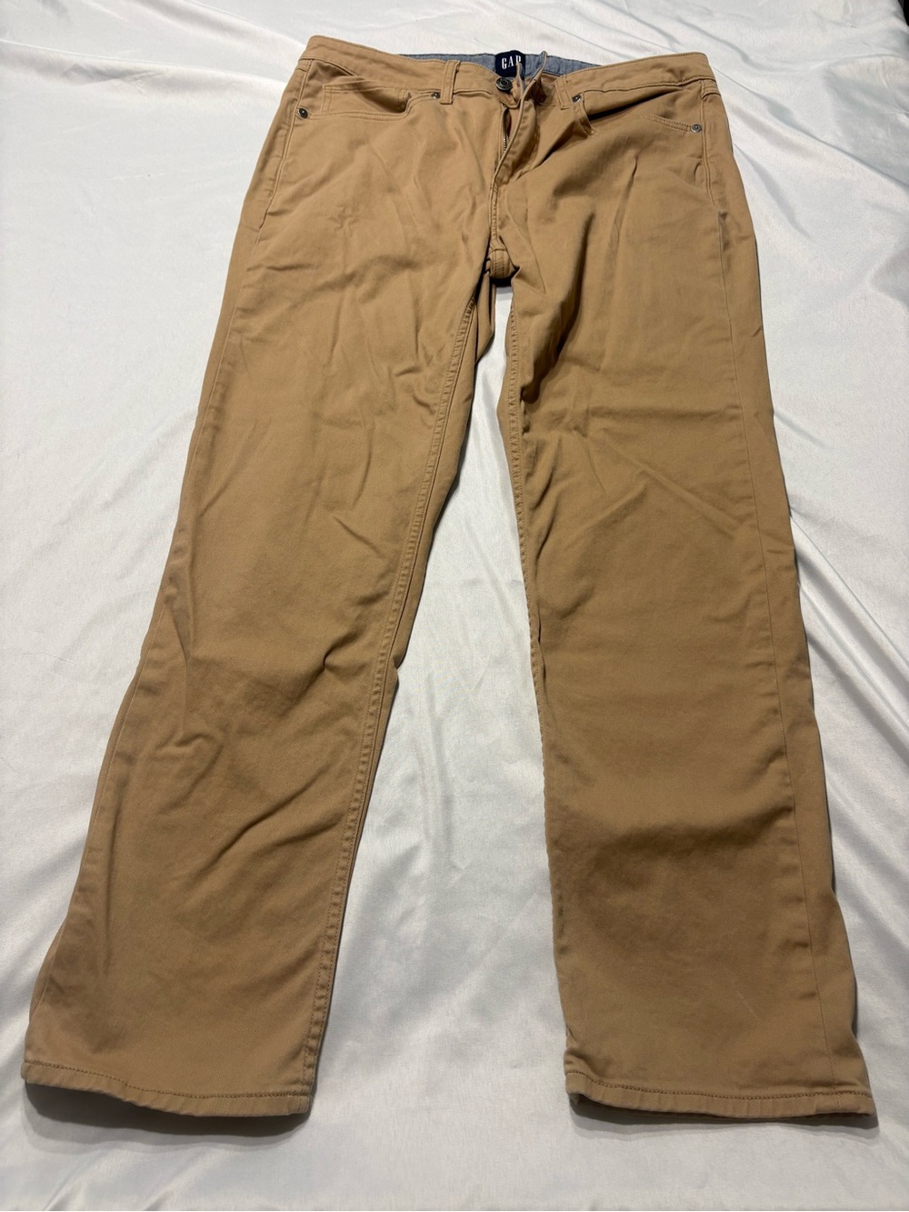 GAP Men's Khaki Chinos in Light Brown
